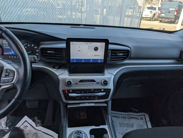 Used 2021 Ford Explorer XLT image 3