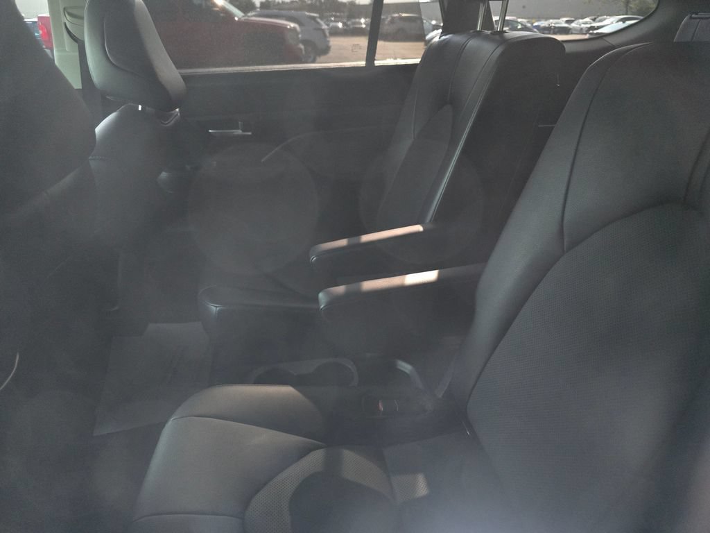 Used 2024 Toyota Grand Highlander AWD Hybrid image 26