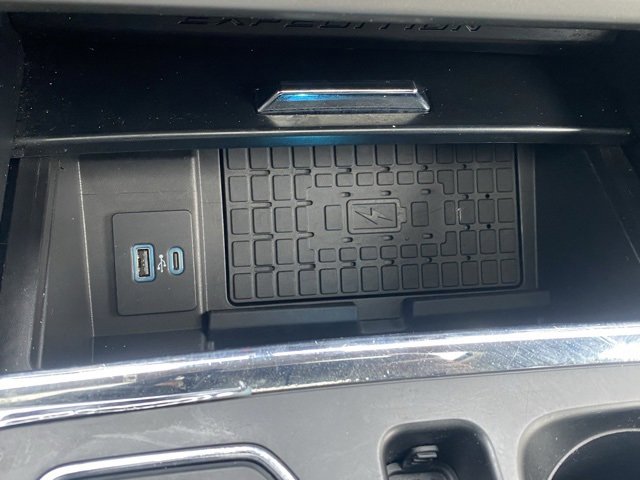 Used 2023 Ford Expedition XLT image 25