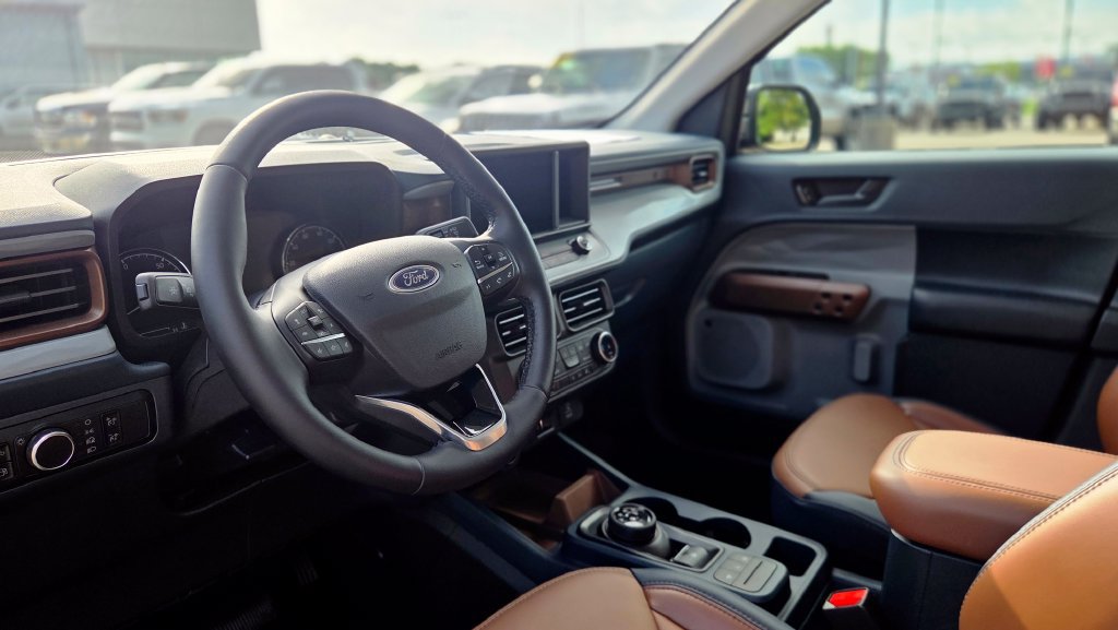 Used 2024 Ford Maverick Lariat FWD image 12