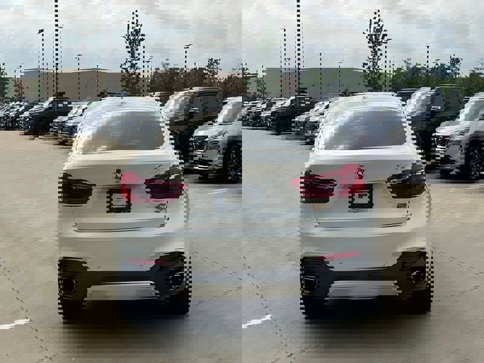 Used 2015 BMW X6 xDrive35i image 11