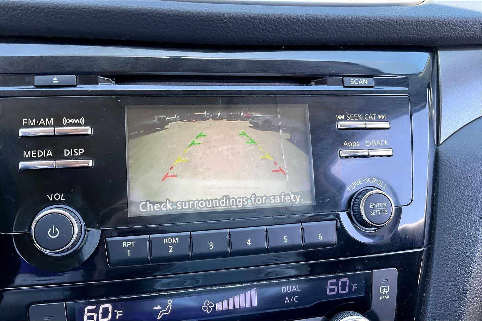 Used 2016 Nissan Rogue SV FWD image 26