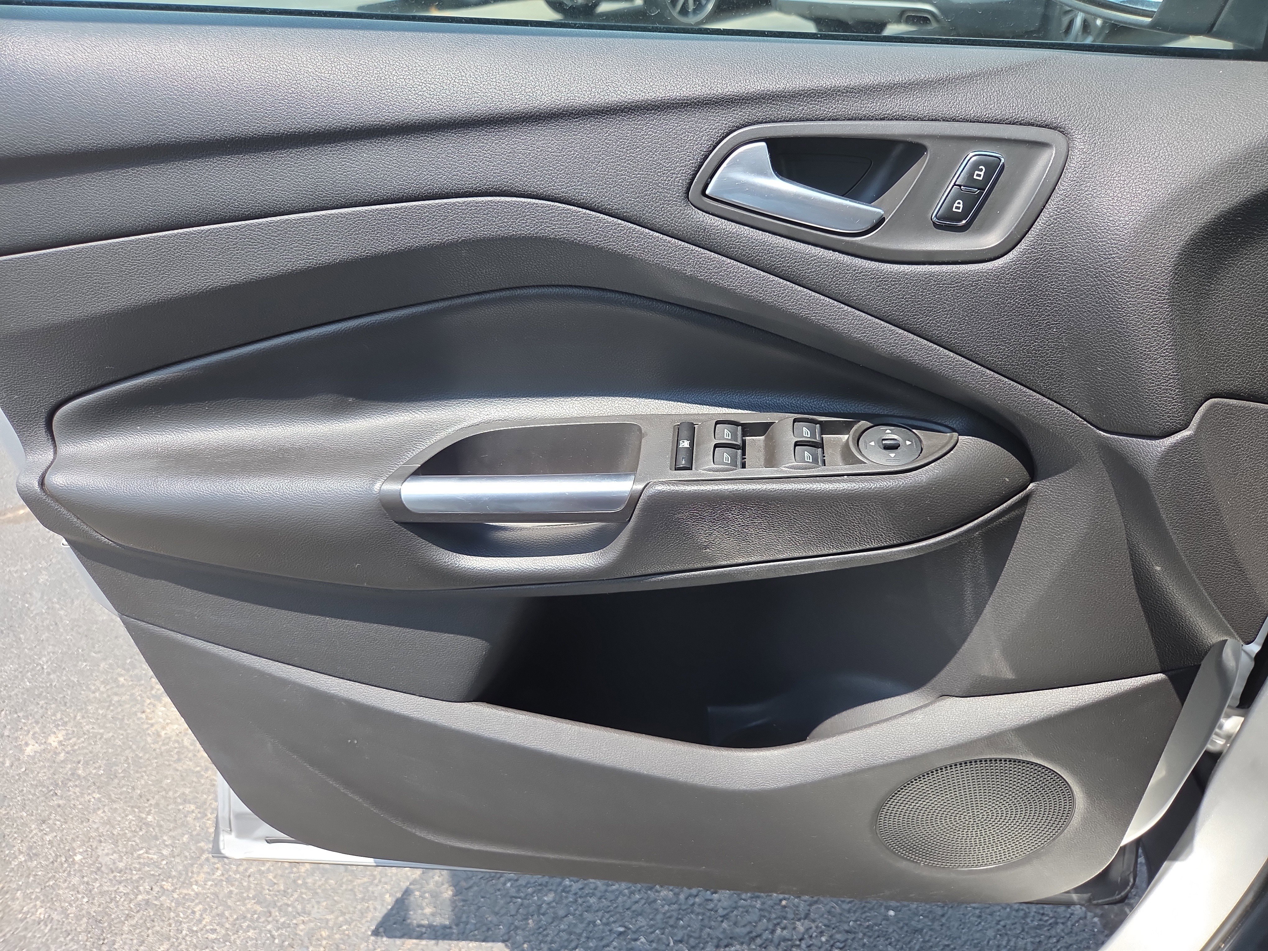 Used 2014 Ford Escape SE w/ Equipment Group 201A image 16