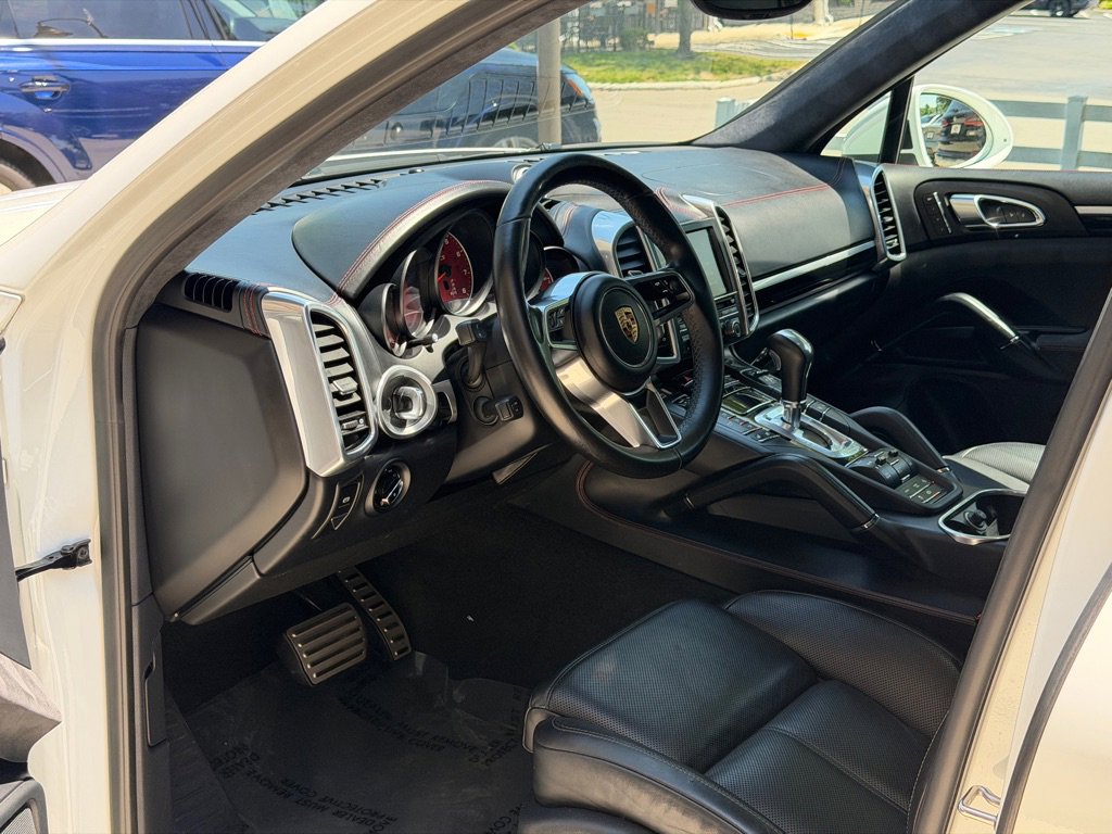 Used 2016 Porsche Cayenne GTS AWD/4WD image 22