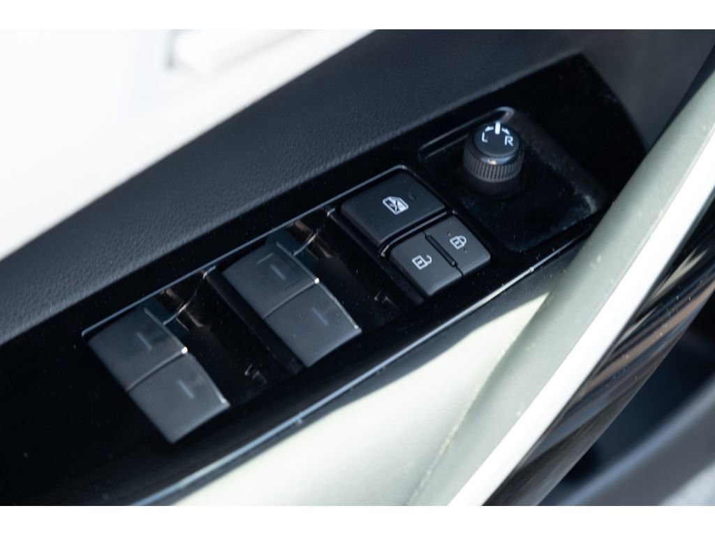 Used 2023 Toyota Corolla XSE FWD image 14