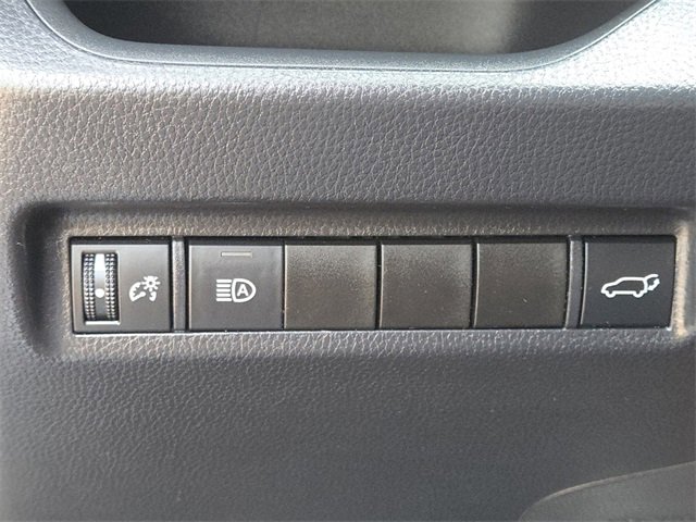 Used 2022 Toyota RAV4 XLE image 10