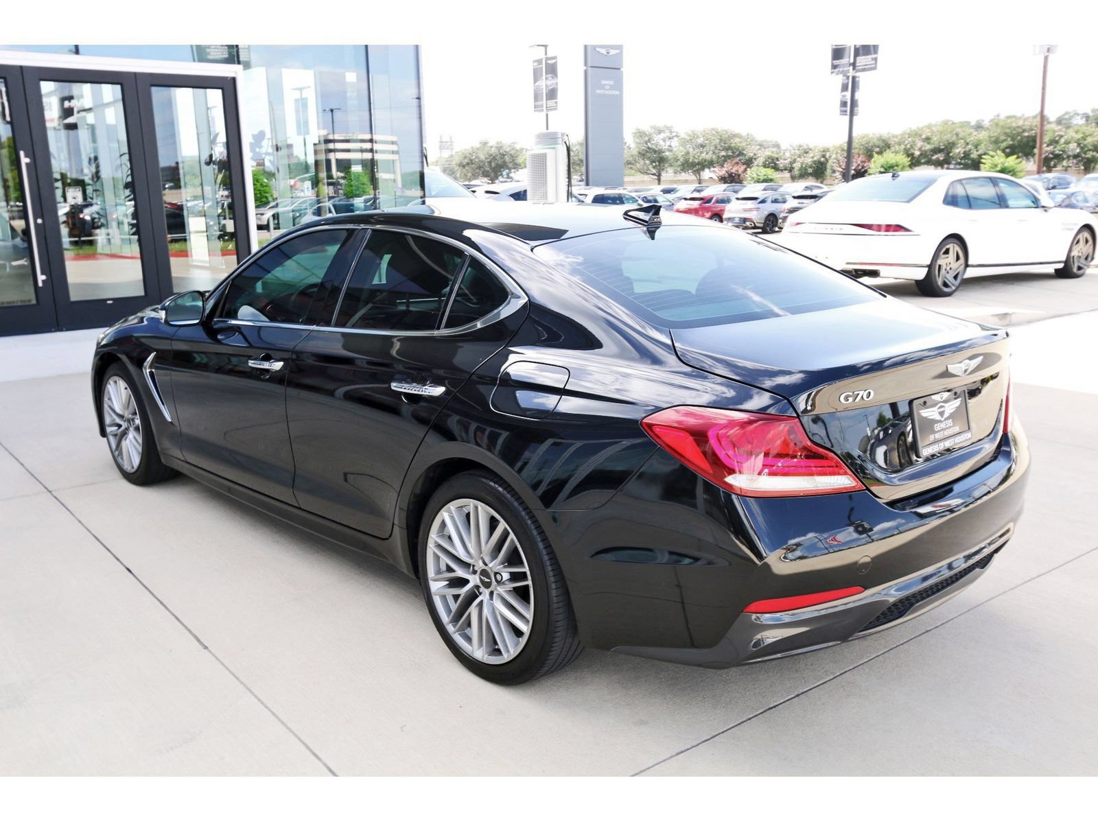 Used 2021 Genesis G70 2.0T RWD image 6