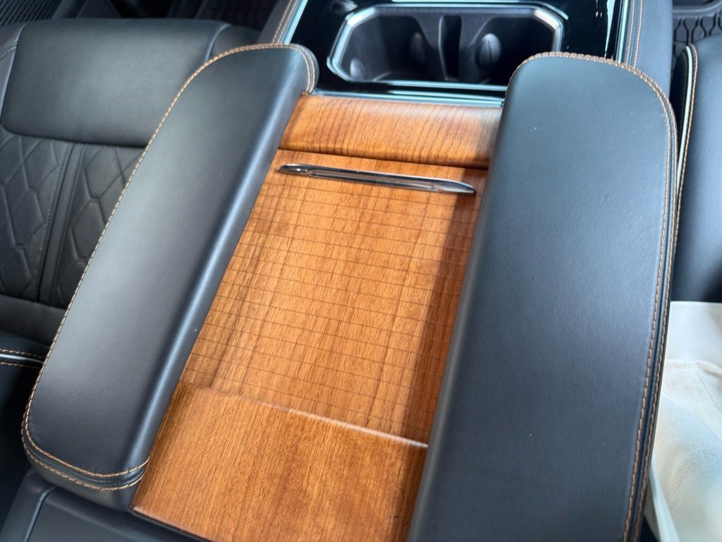 Used 2024 Jeep Grand Wagoneer Series III w/ Rear Seat Video Group 1 image 15