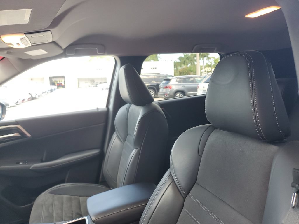 Used 2024 Mitsubishi Outlander SE FWD image 23