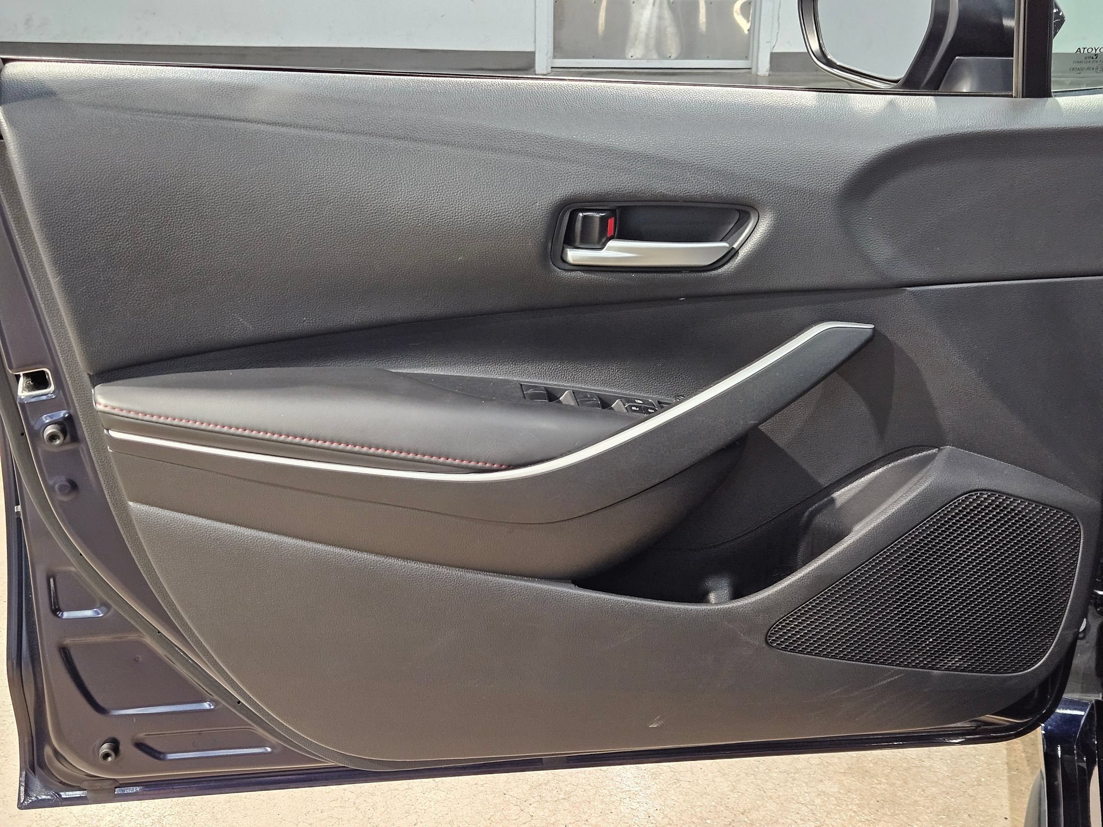 Used 2025 Toyota Corolla SE FWD image 20