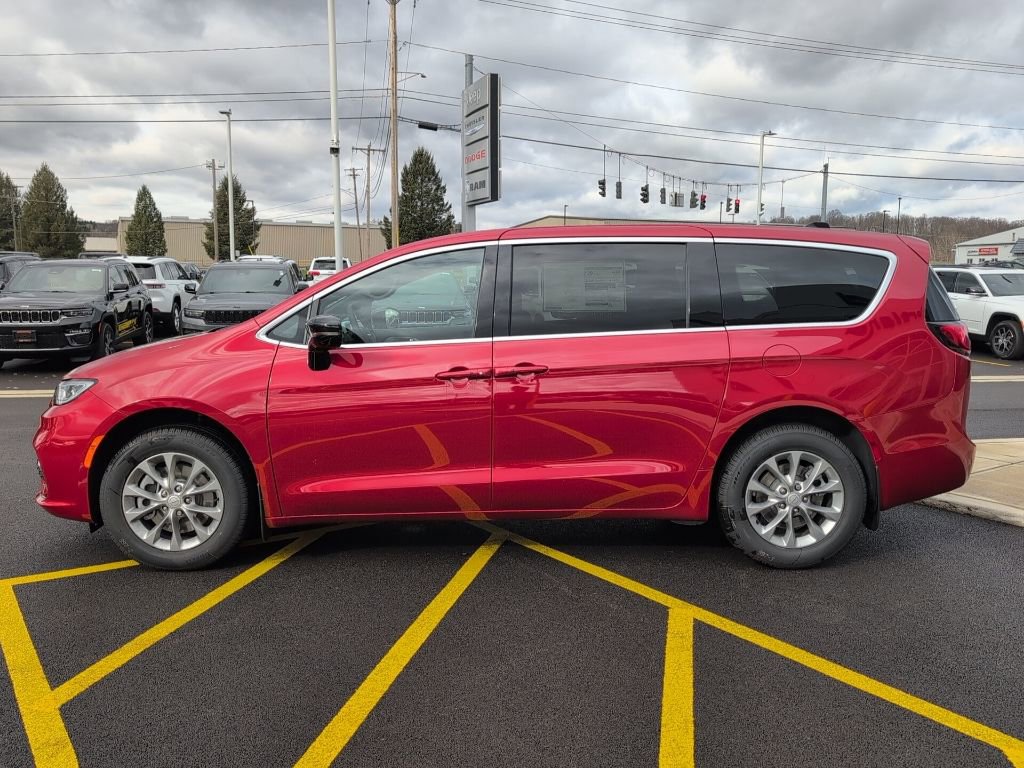 New 2026 Chrysler Pacifica Limited AWD/4WD image 5