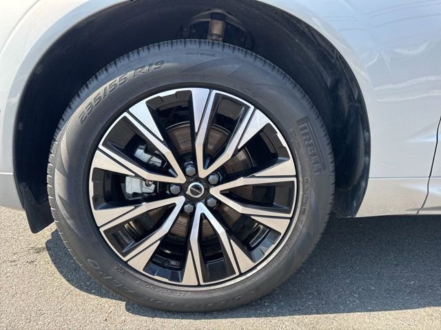 Certified 2025 Volvo XC60 B5 Plus image 9