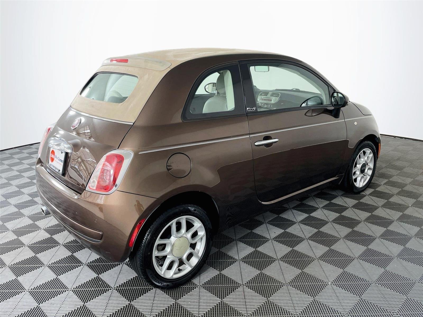 Used 2012 FIAT 500 Pop w/ Bose Premium Audio Pkg FWD image 9