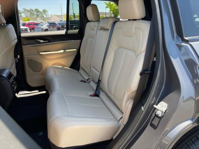 Certified 2025 Jeep Grand Cherokee Limited AWD/4WD image 43
