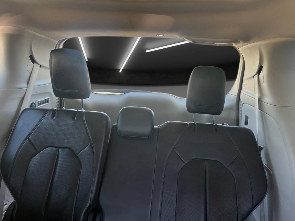 Used 2019 Chrysler Pacifica Limited FWD image 36