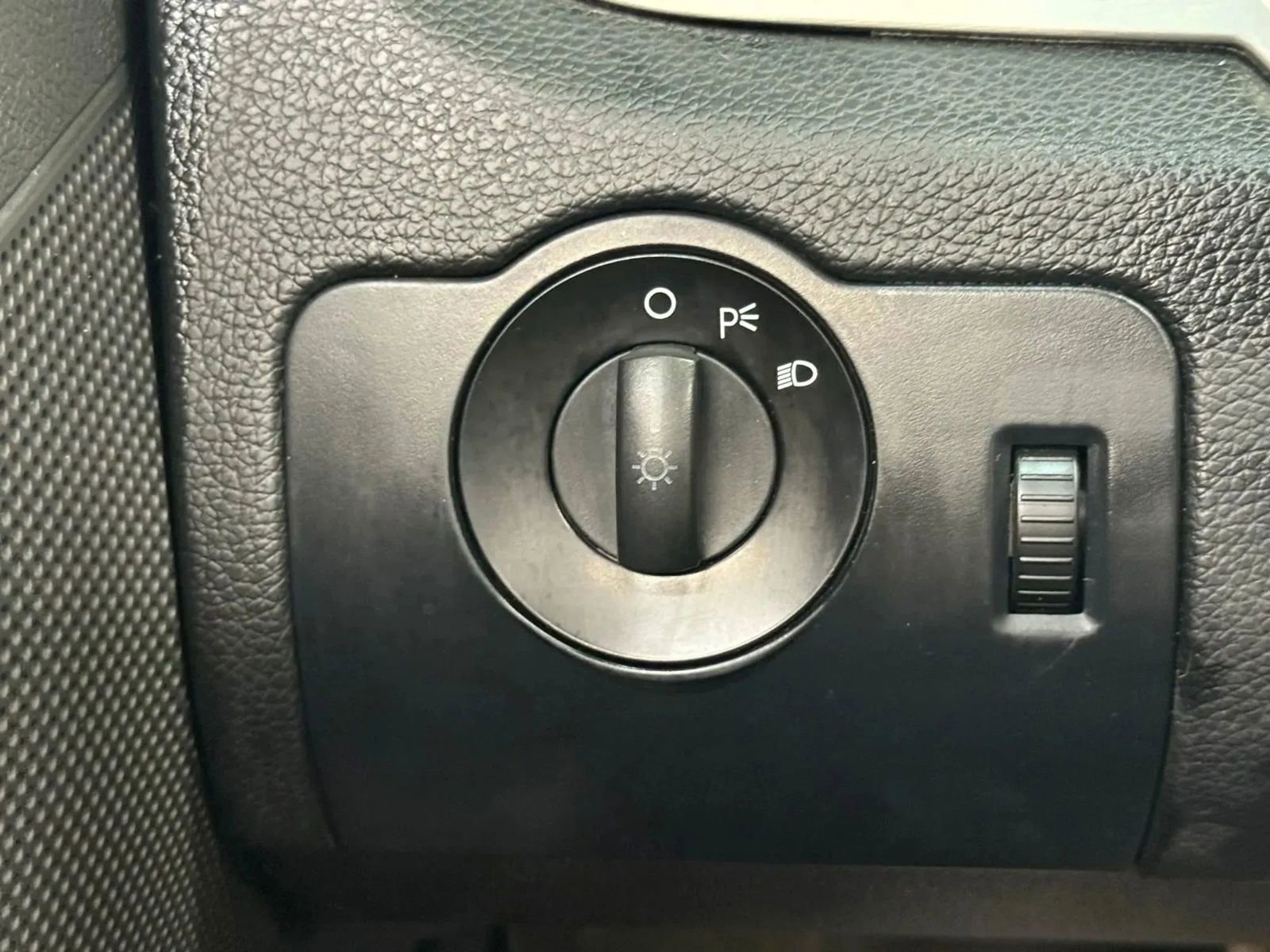 Used 2014 Ford Mustang Premium image 27