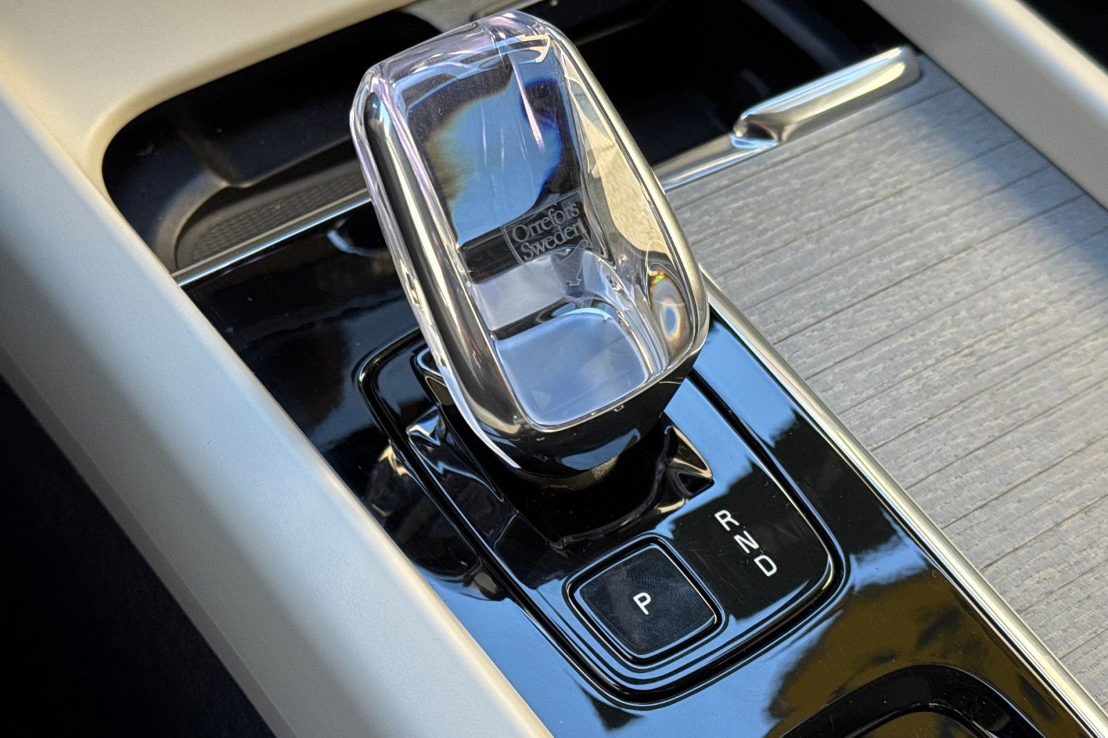 Used 2025 Volvo V60 B5 Cross Country Ultra w/ Protection Package Premier image 25