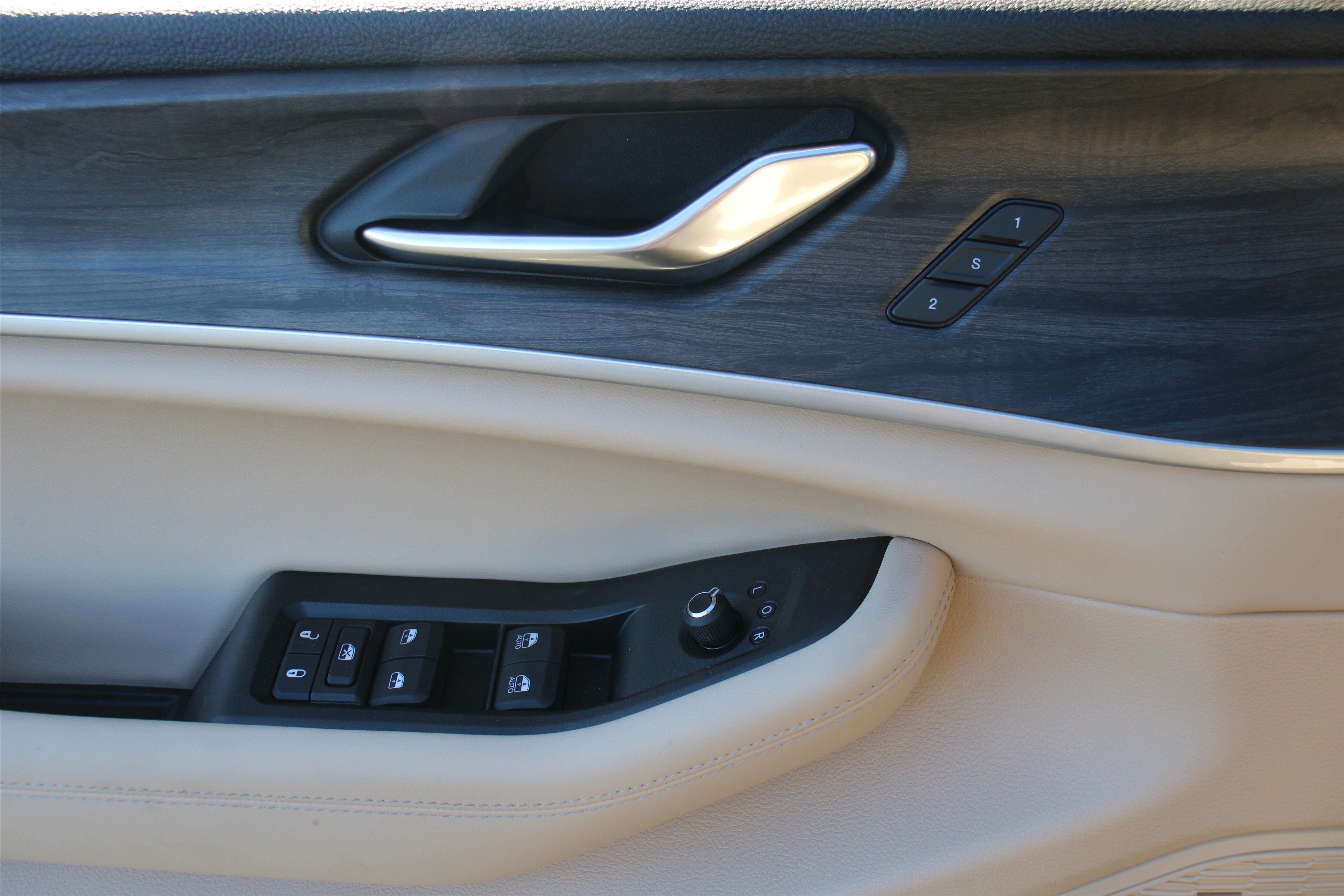 New 2025 Jeep Grand Cherokee Limited w/ Black Appearance Package image 7