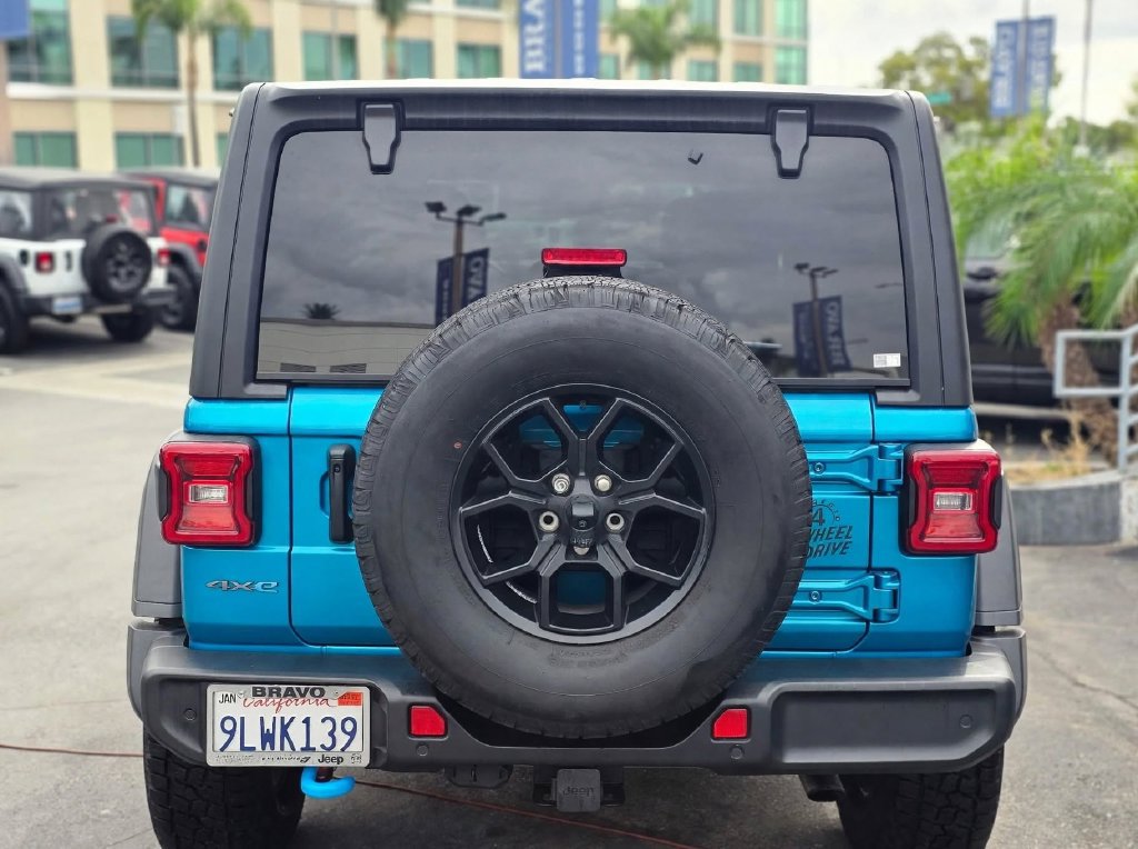 Used 2024 Jeep Wrangler Unlimited AWD/4WD image 4