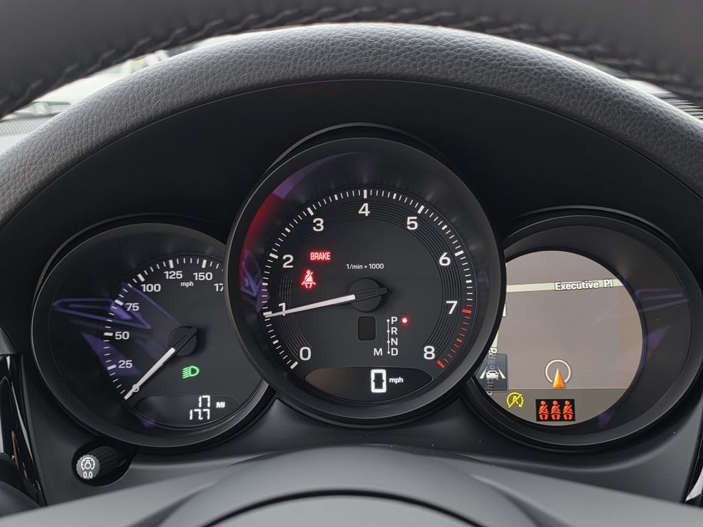 Certified 2026 Porsche Macan AWD/4WD image 38