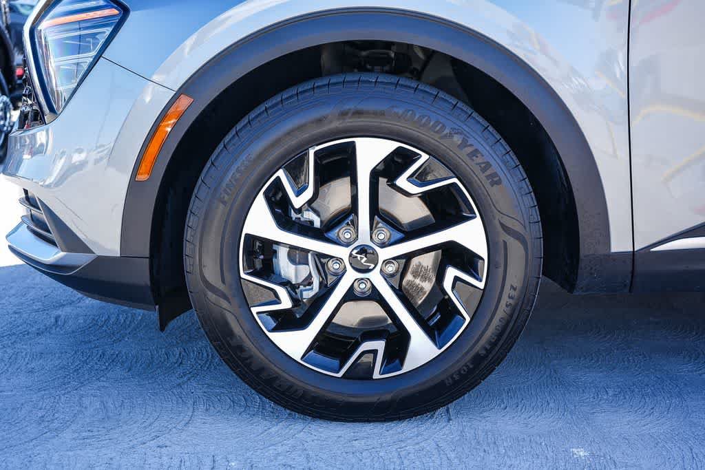 Used 2024 Kia Sportage EX FWD image 11