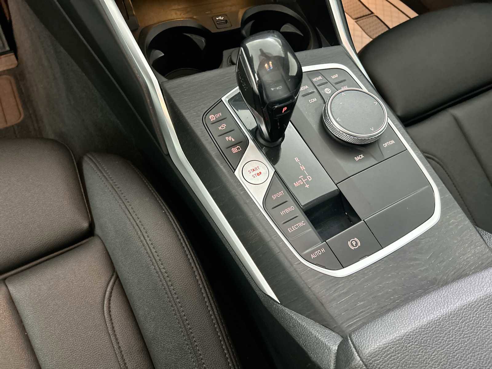 Used 2021 BMW 330e xDrive w/ Premium Package image 22