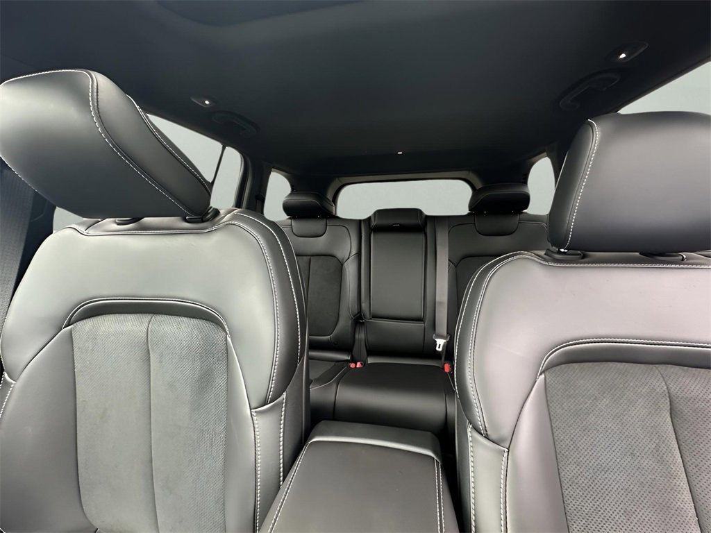 New 2025 Jeep Grand Cherokee Altitude image 32