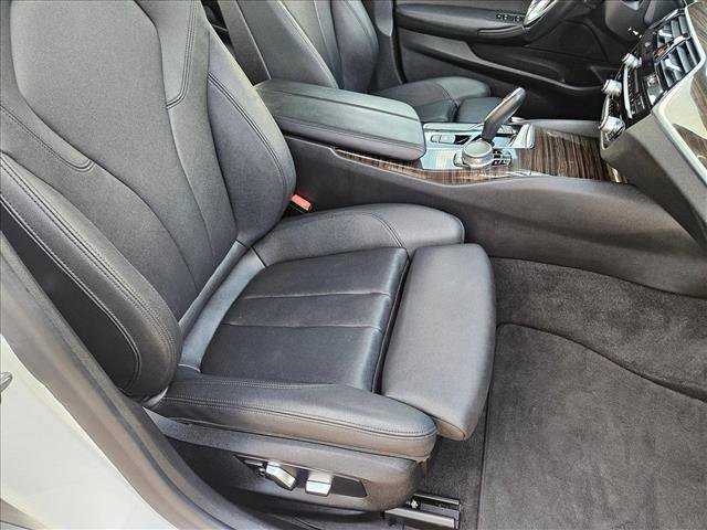 Used 2018 BMW 530i w/ Premium Package image 22