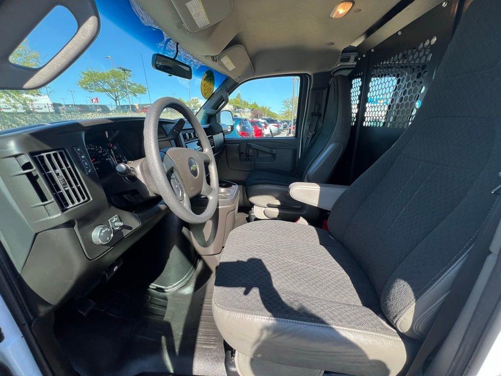 Used 2024 Chevrolet Express 2500 w/ Driver Convenience Package RWD image 18