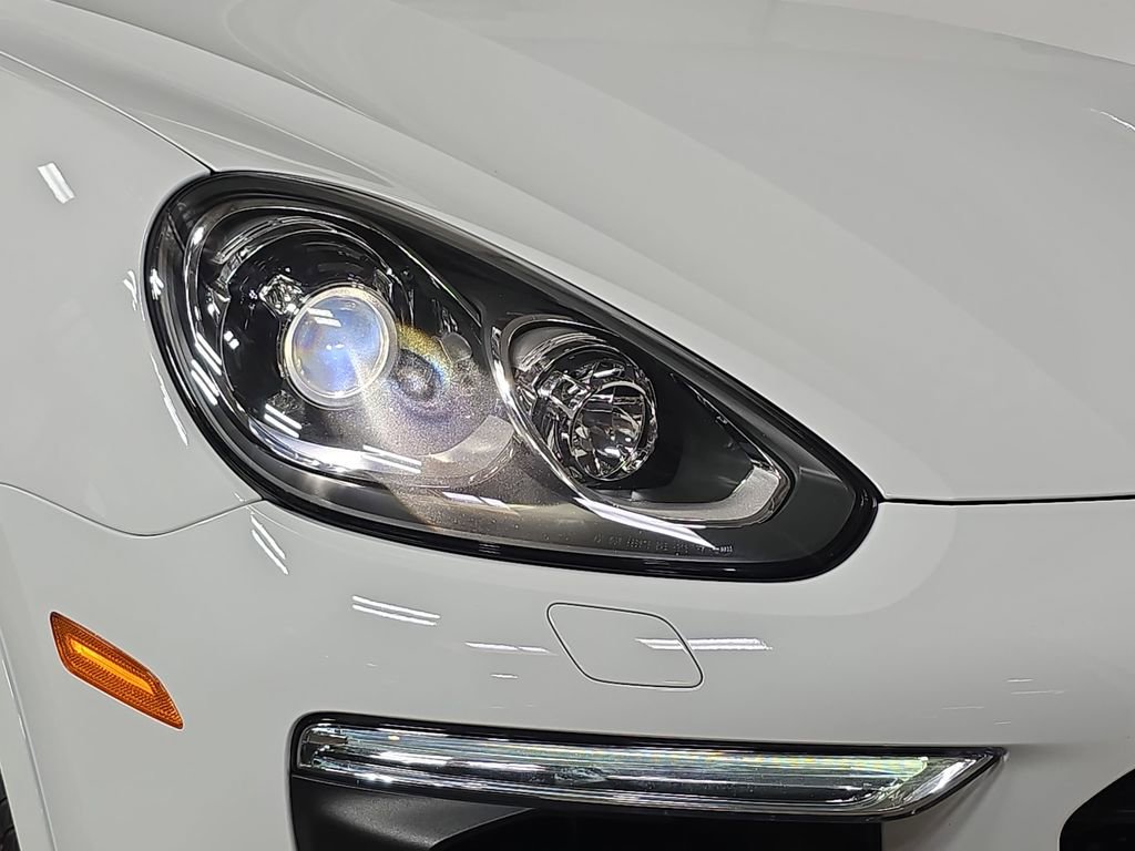 Used 2017 Porsche Cayenne S Platinum AWD/4WD image 12