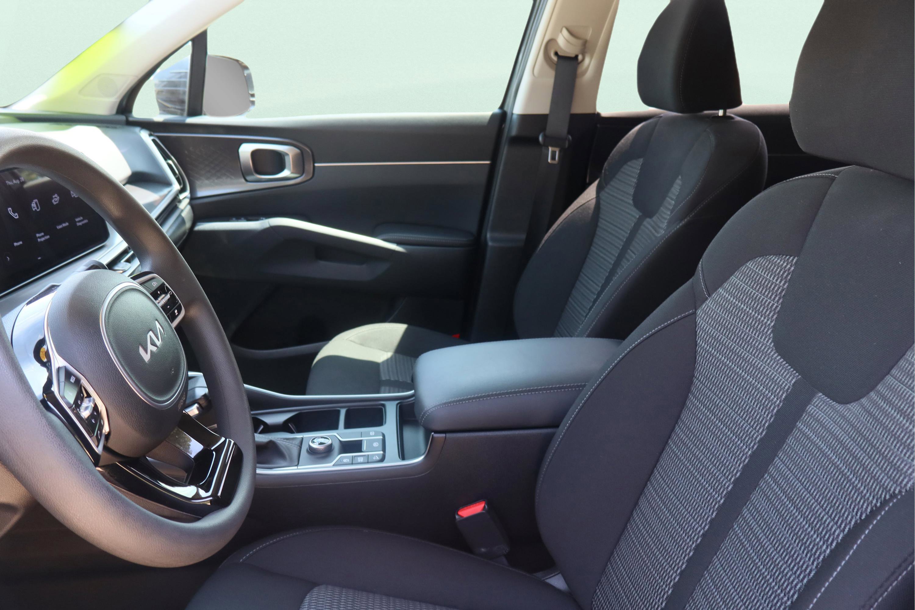 Used 2025 Kia Sorento LX image 10