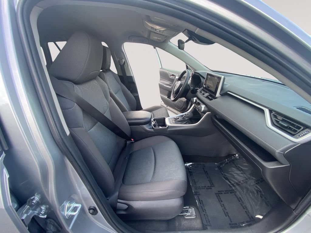 Used 2024 Toyota RAV4 XLE AWD/4WD image 15