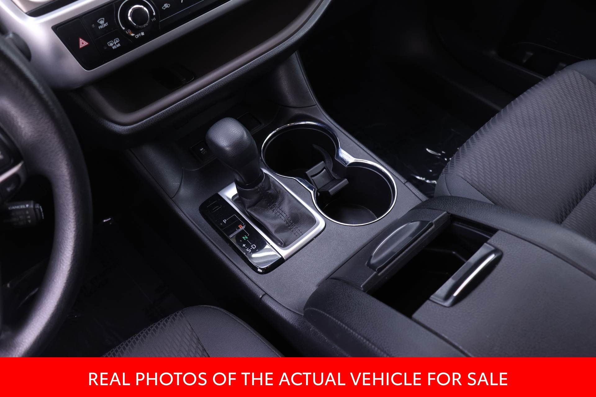 Used 2018 Toyota Highlander LE FWD image 12