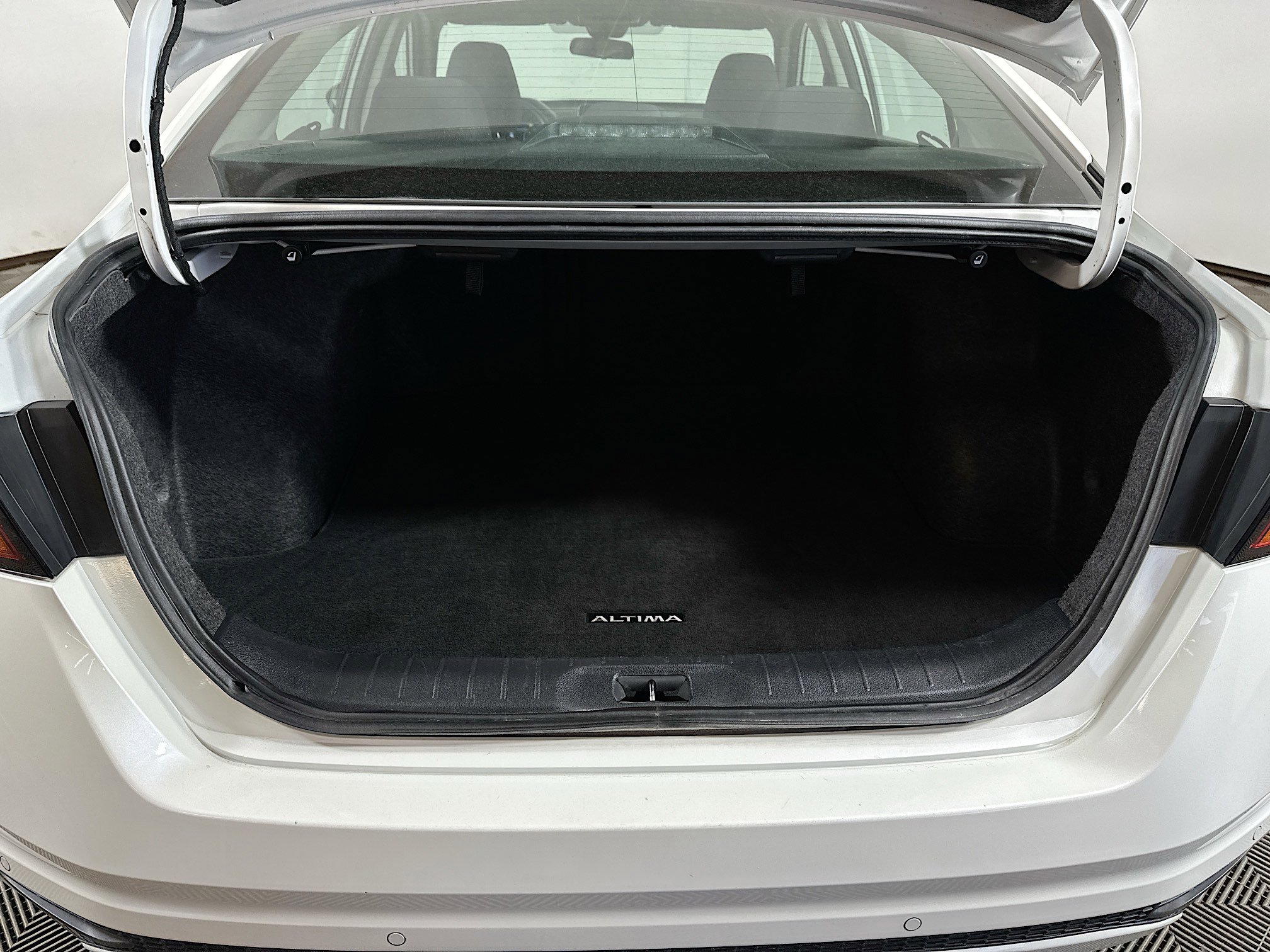 Used 2023 Nissan Altima 2.5 SV image 23