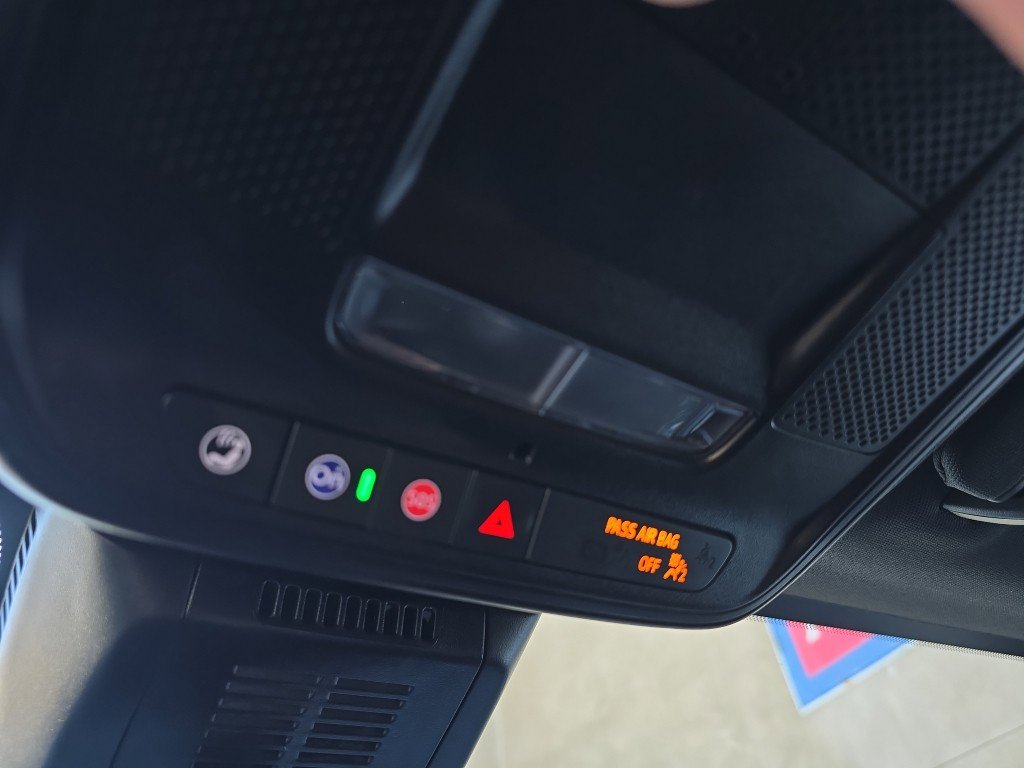 Used 2025 Chevrolet Equinox LT image 19