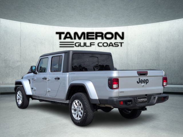 Used 2023 Jeep Gladiator Sport AWD/4WD image 3