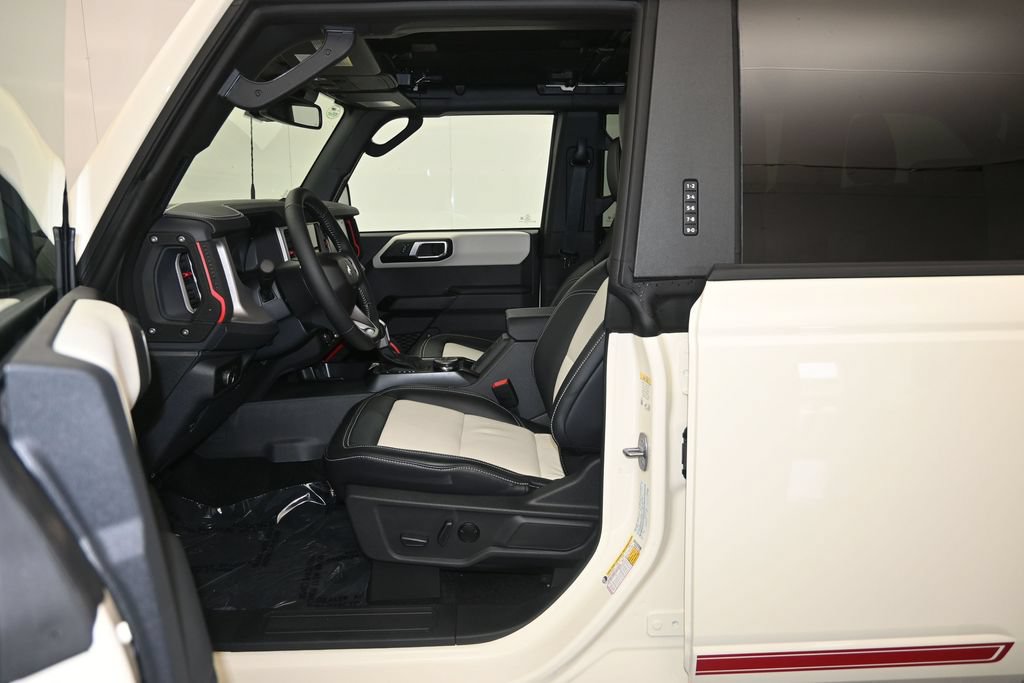 New 2026 Ford Bronco Outer Banks w/ Sasquatch Package AWD/4WD image 19