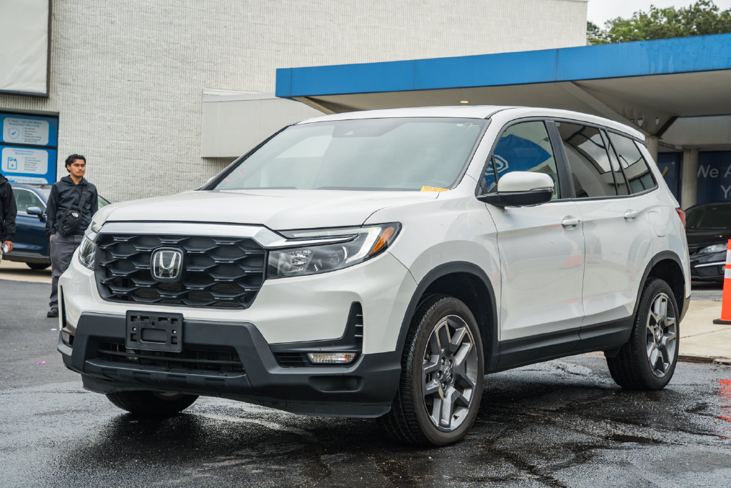 Used 2023 Honda Passport EX-L image 3