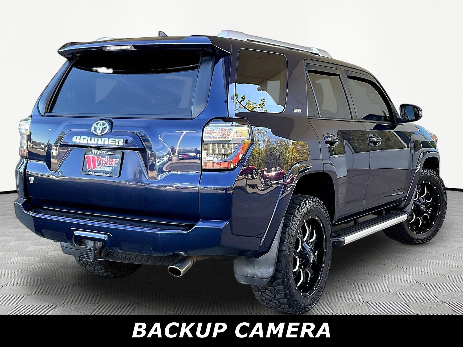 Used 2018 Toyota 4Runner SR5 Premium w/ Wilderness Package AWD/4WD image 6