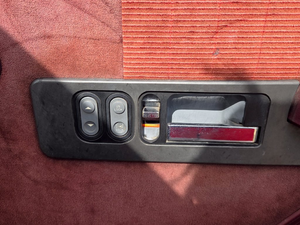 Used 1992 Chevrolet Silverado 1500 2WD Regular Cab image 22