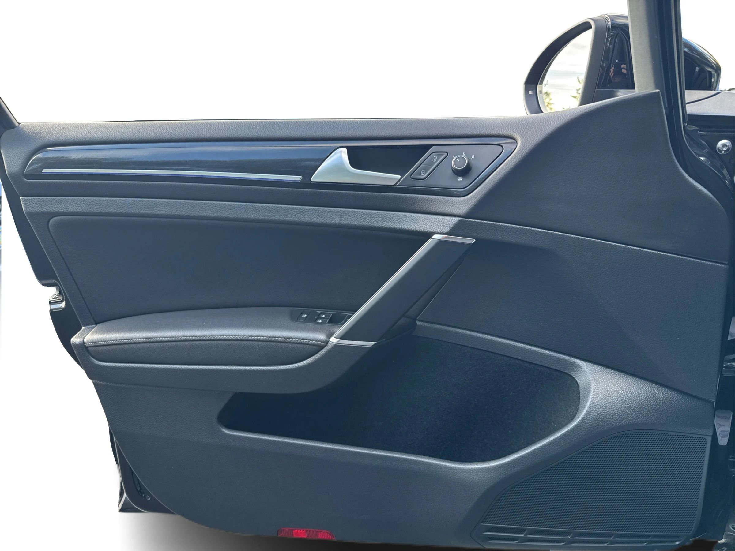 Used 2018 Volkswagen Golf R 4-Door image 24