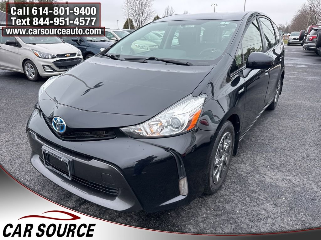 Used 2017 Toyota Prius V Three image 2