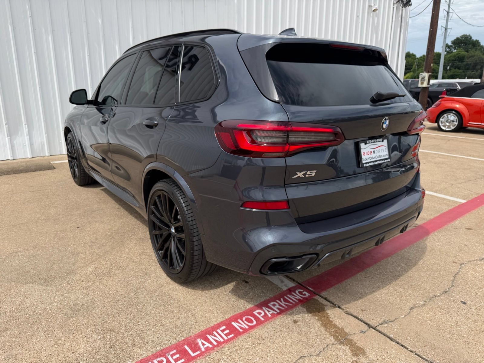 Used 2022 BMW X5 xDrive40i w/ M Sport Package AWD/4WD image 4