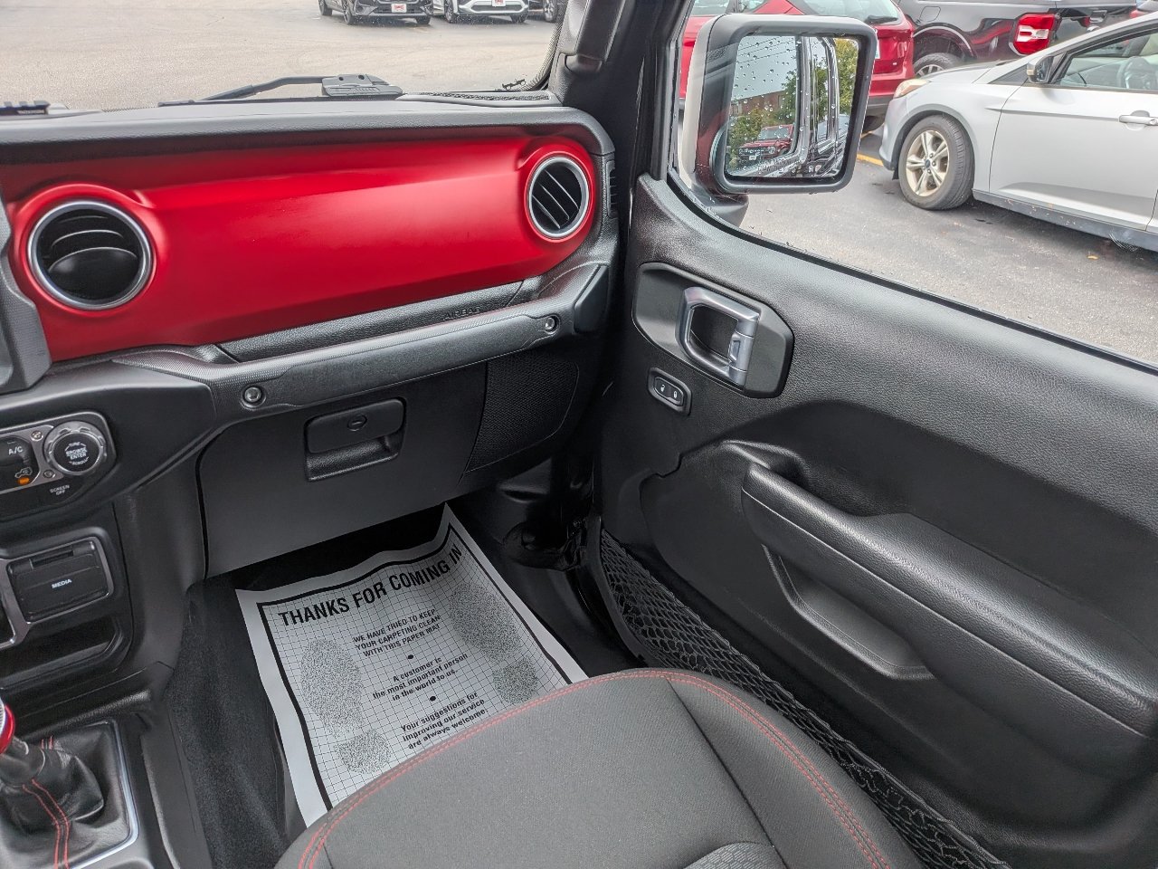Used 2023 Jeep Gladiator Rubicon w/ Cold Weather Group AWD/4WD image 16