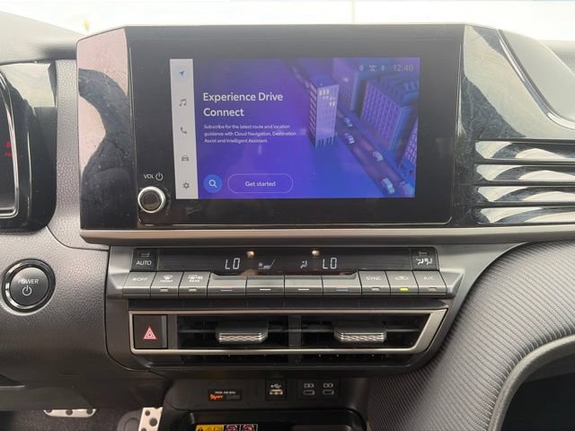 Used 2025 Toyota Camry SE FWD image 19
