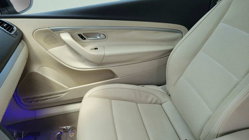 Used 2012 Volkswagen Eos Komfort FWD image 15