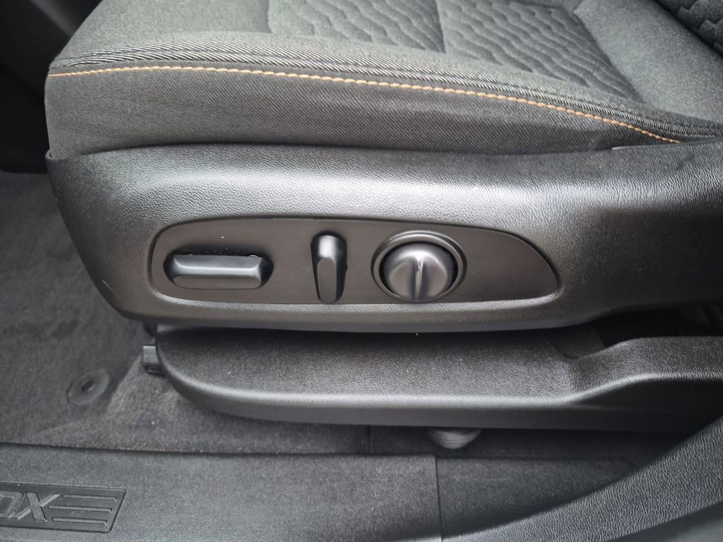 Used 2021 Chevrolet Equinox LT AWD/4WD image 12