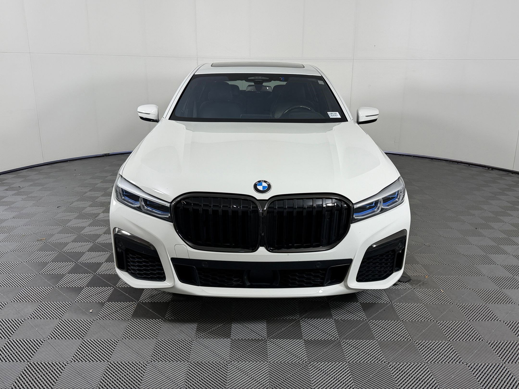 Used 2020 BMW M760i xDrive w/ Luxury Rear Seating Package image 6