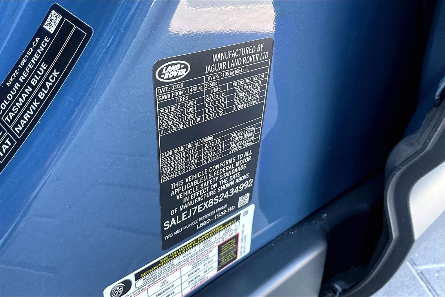 Certified 2025 Land Rover Defender 110 S AWD/4WD image 34
