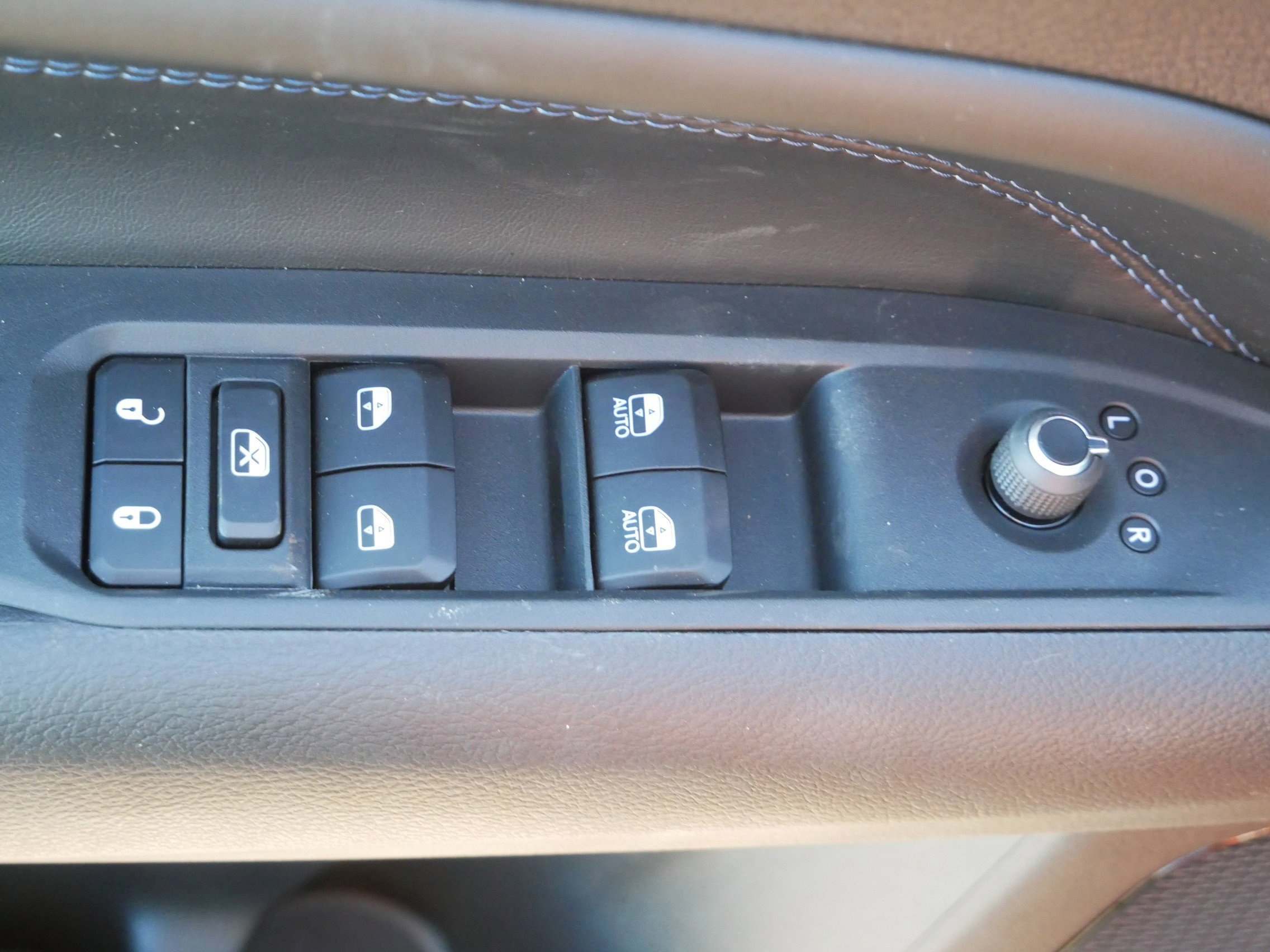 New 2026 Jeep Compass Latitude image 13